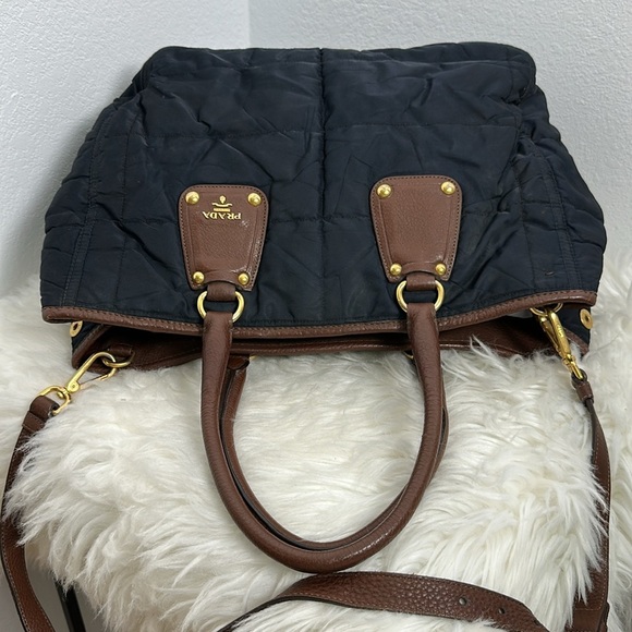 Elegant Brown Leather Women's Bag - Picture 13 of 17